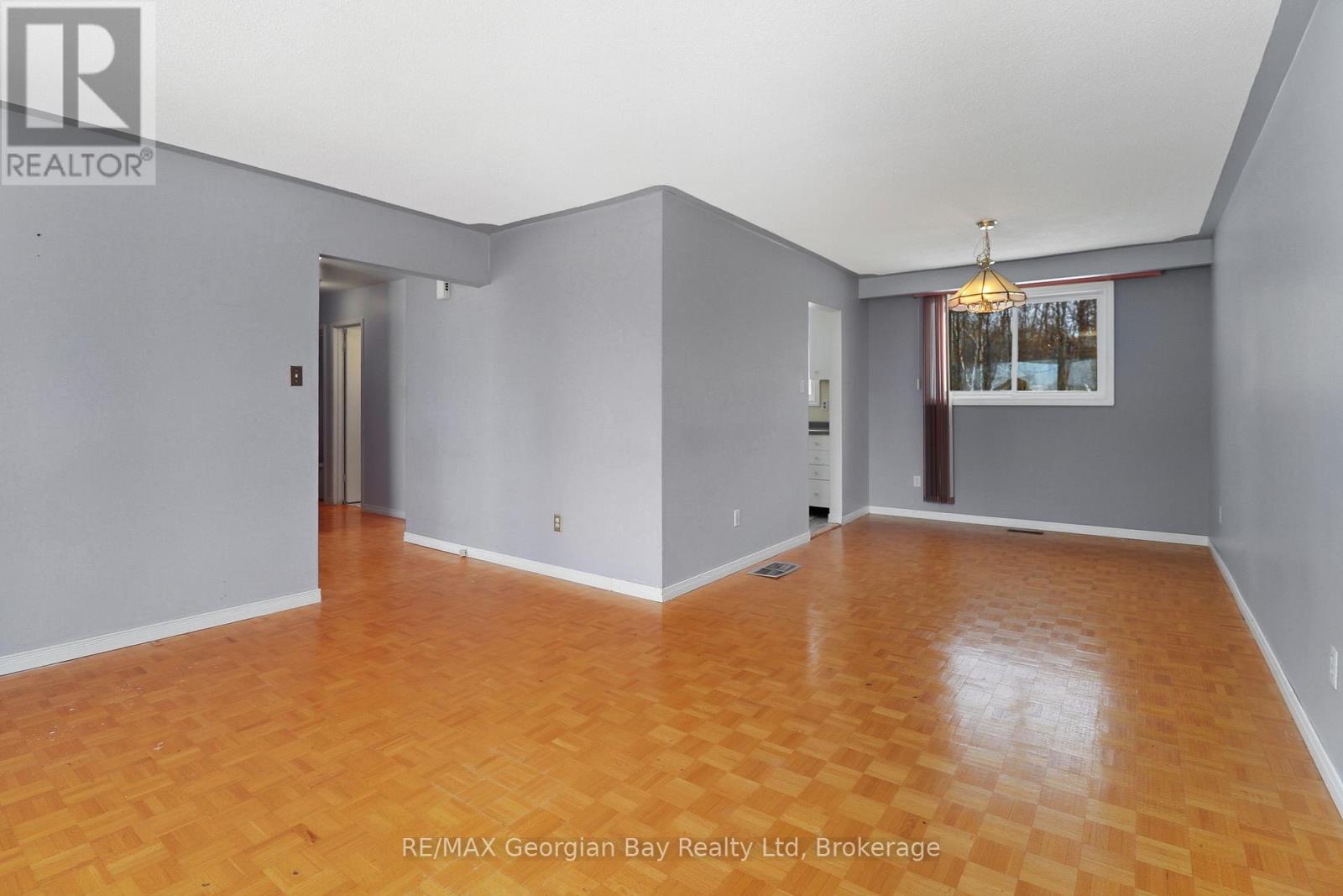 47 Easton Avenue, Tay, Ontario  L0K 1R0 - Photo 10 - S12709170