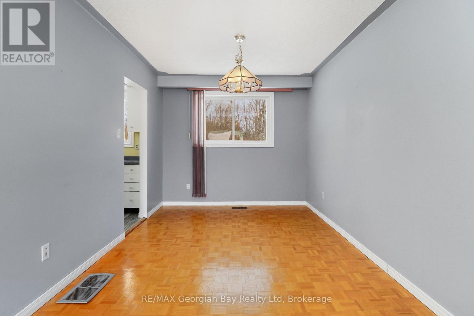 47 Easton Avenue, Tay, Ontario  L0K 1R0 - Photo 11 - S12709170