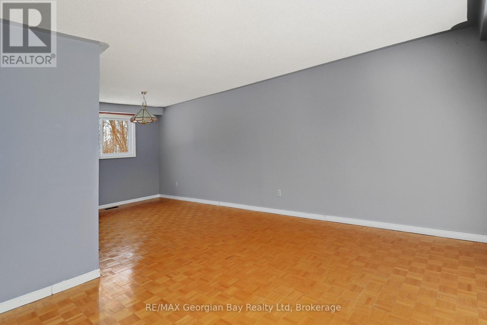 47 Easton Avenue, Tay, Ontario  L0K 1R0 - Photo 9 - S12709170