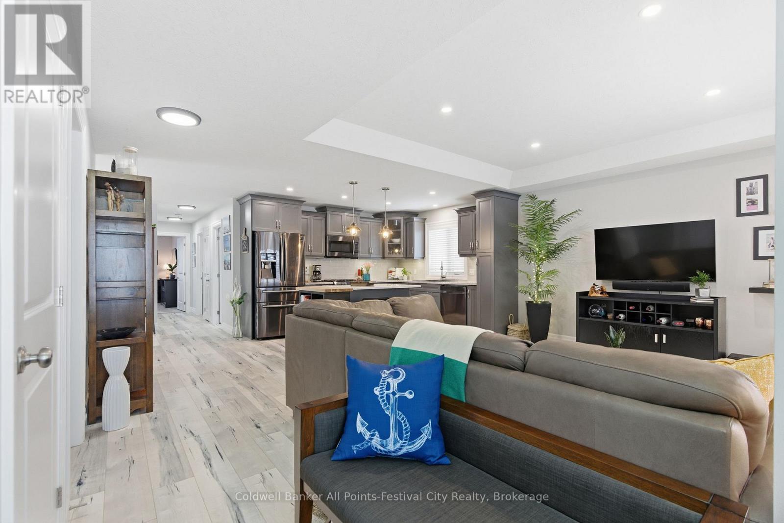 11 Windward Way N, Ashfield-Colborne-Wawanosh (Colborne), Ontario  N7A 0B2 - Photo 9 - X12709254