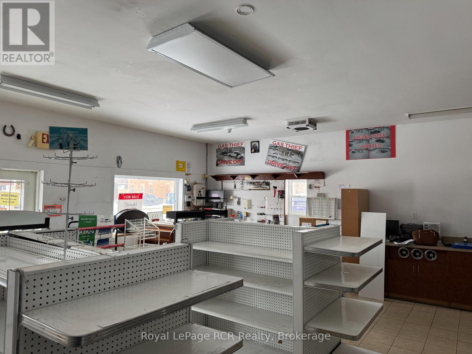 62 Yonge Street N, Arran-Elderslie, Ontario  N0H 2N0 - Photo 4 - X12709262