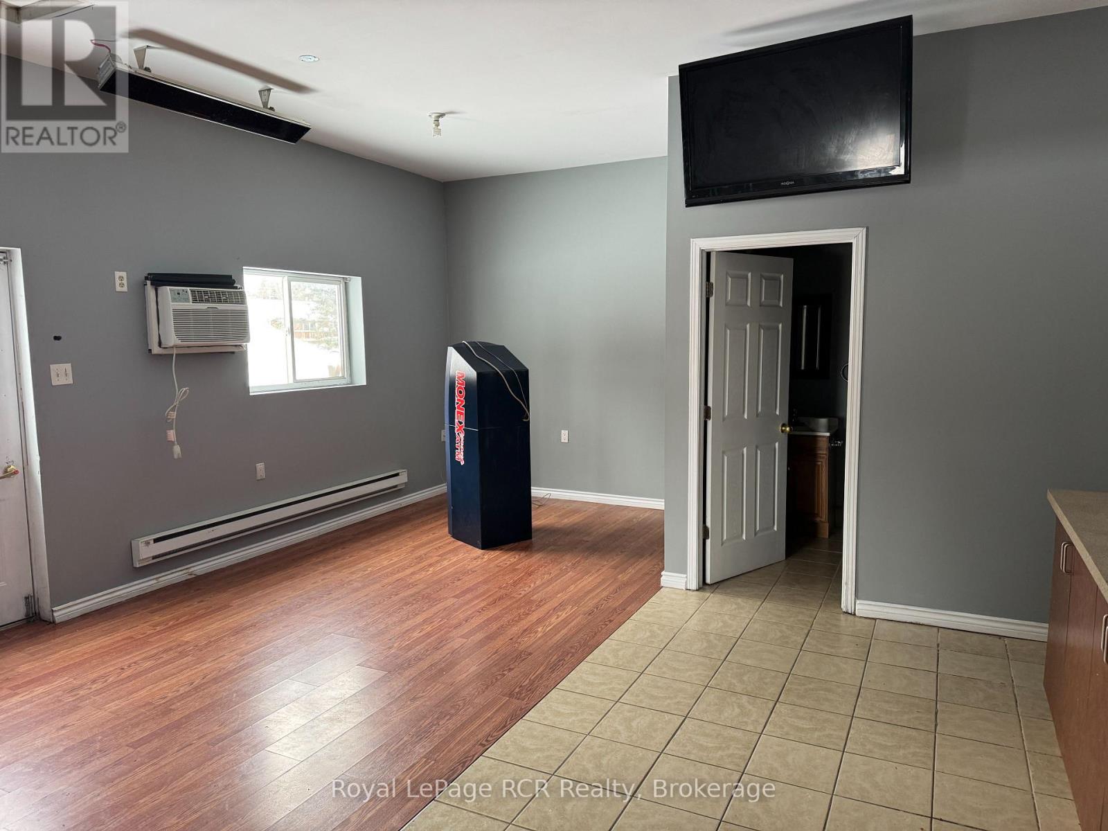 62 Yonge Street N, Arran-Elderslie, Ontario  N0H 2N0 - Photo 5 - X12709262