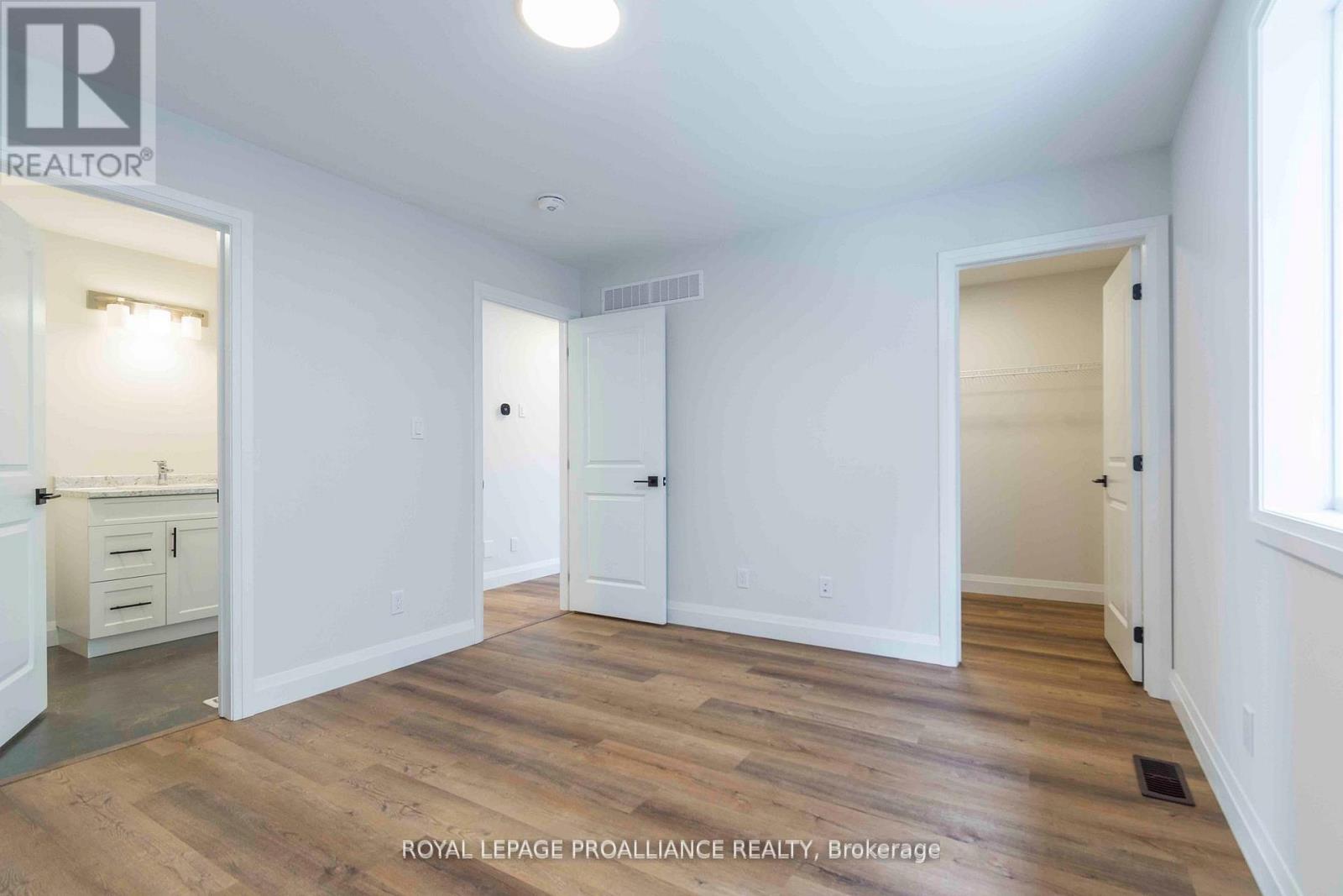 70 Stirling Crescent, Prince Edward County, Ontario  K0K 2T0 - Photo 15 - X12709238