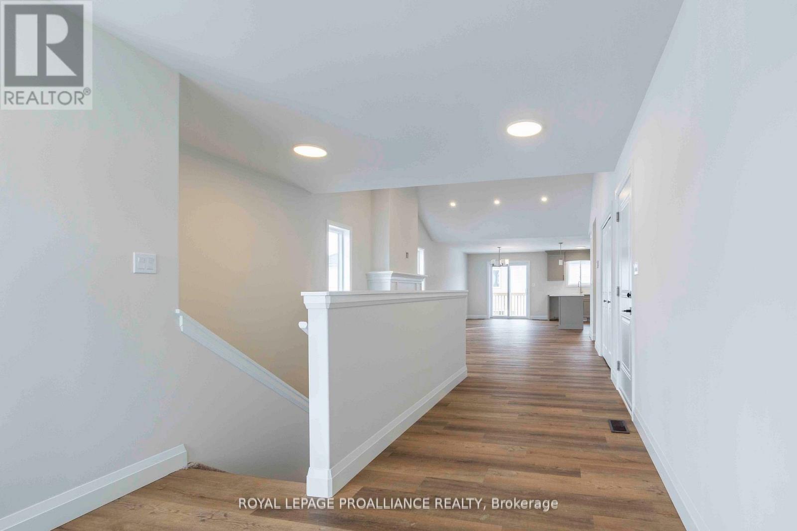 70 Stirling Crescent, Prince Edward County, Ontario  K0K 2T0 - Photo 3 - X12709238