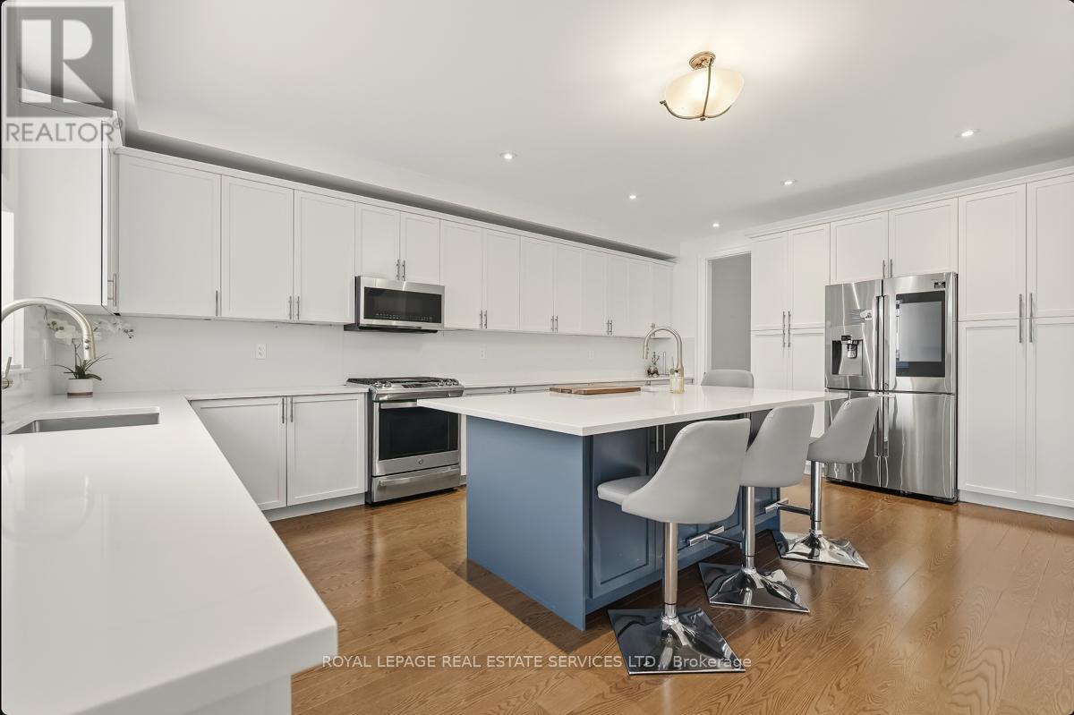 118 Coastline Drive, Brampton (Bram West), Ontario  L6Y 0S4 - Photo 8 - W12693648