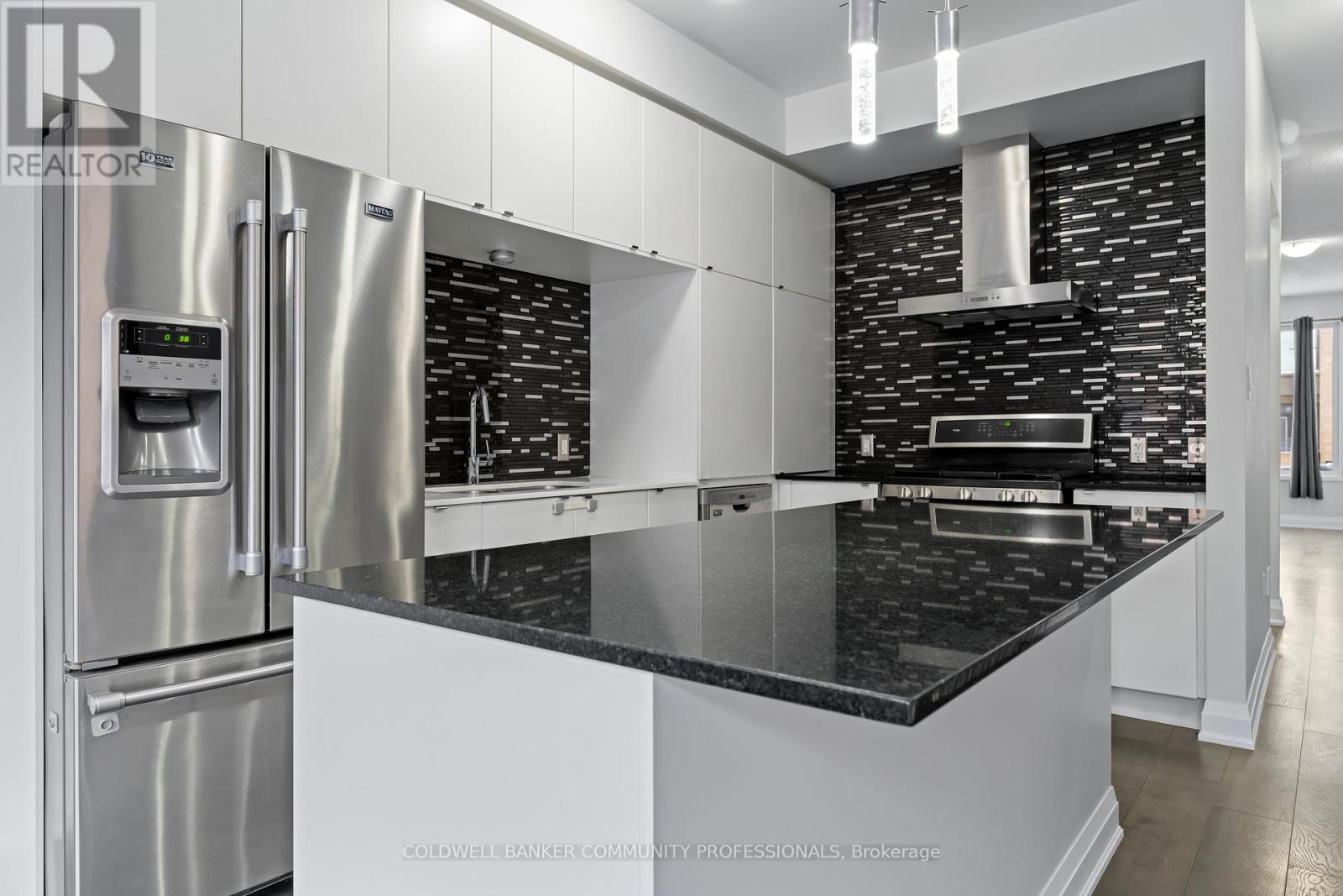 193 Huguenot Road, Oakville, Ontario  L6H 0L6 - Photo 16 - W12706676