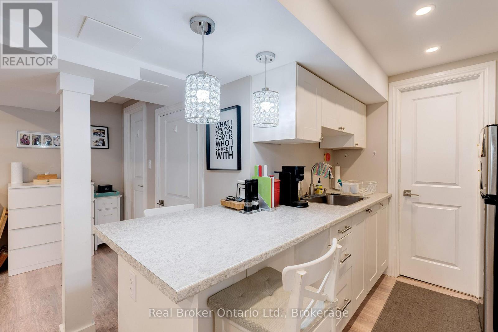 2261 Leominster Drive, Burlington, Ontario  L7P 3W8 - Photo 24 - W12522202