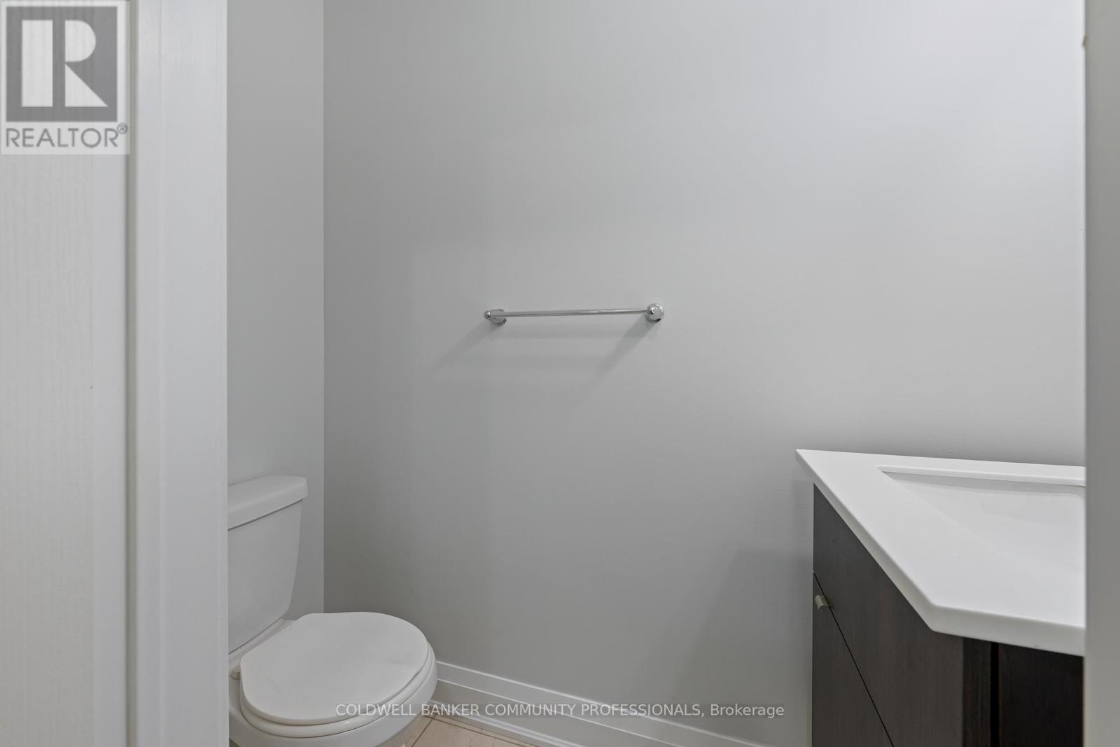 193 Huguenot Road, Oakville, Ontario  L6H 0L6 - Photo 6 - W12706676