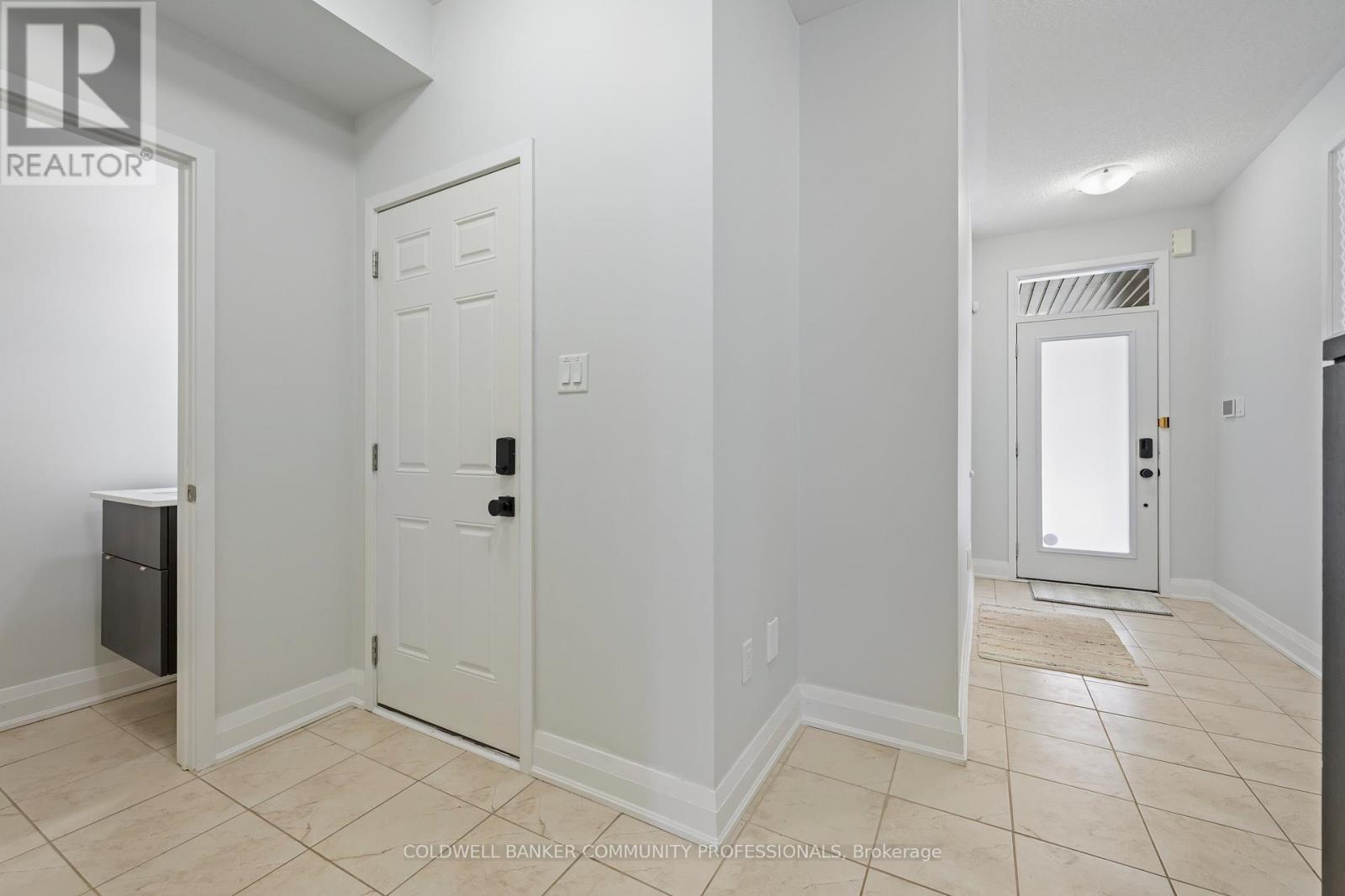 193 Huguenot Road, Oakville, Ontario  L6H 0L6 - Photo 5 - W12706678