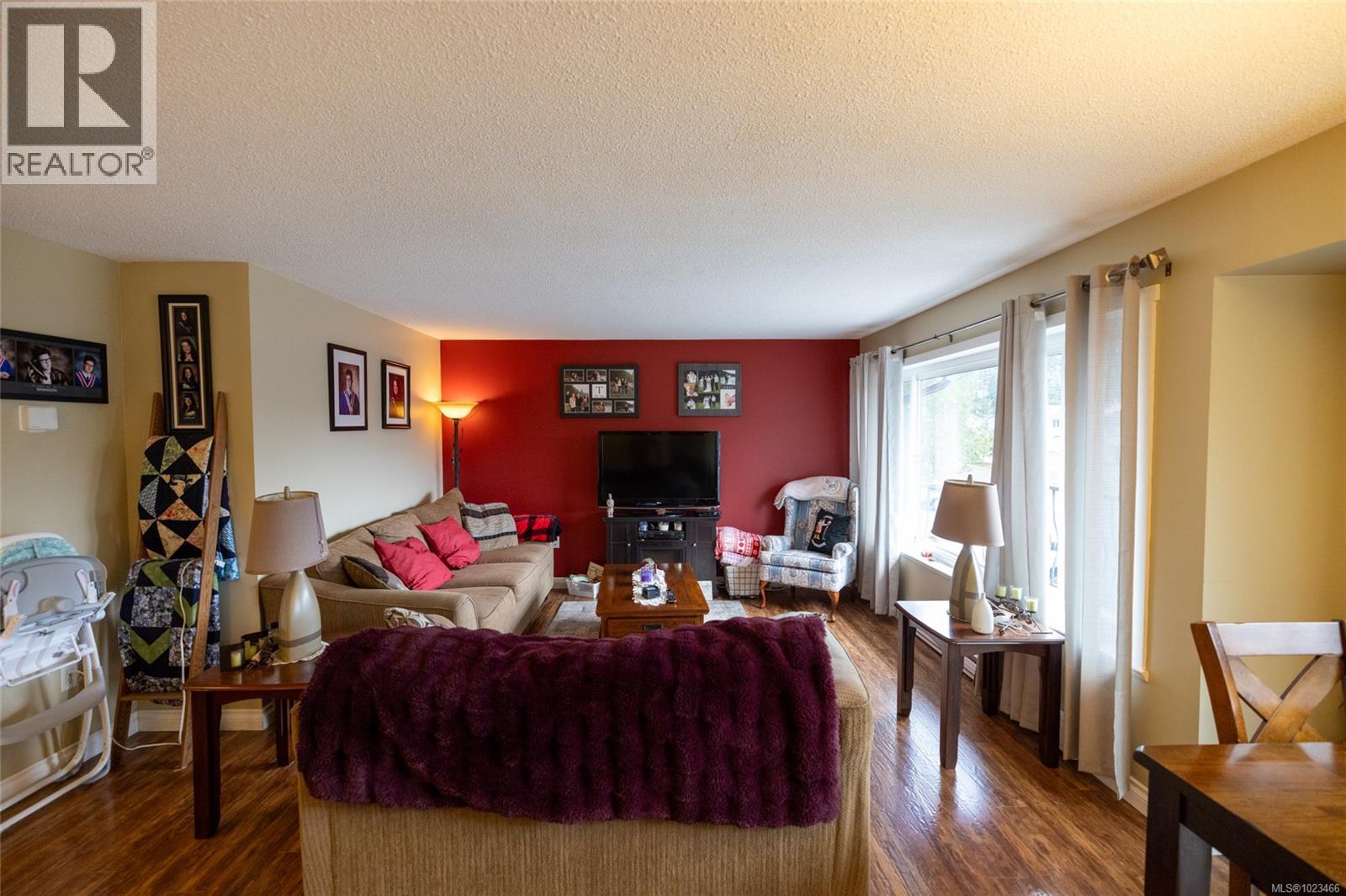 9494 Scott St, Port Hardy, British Columbia  V0N 2P0 - Photo 3 - 1023466