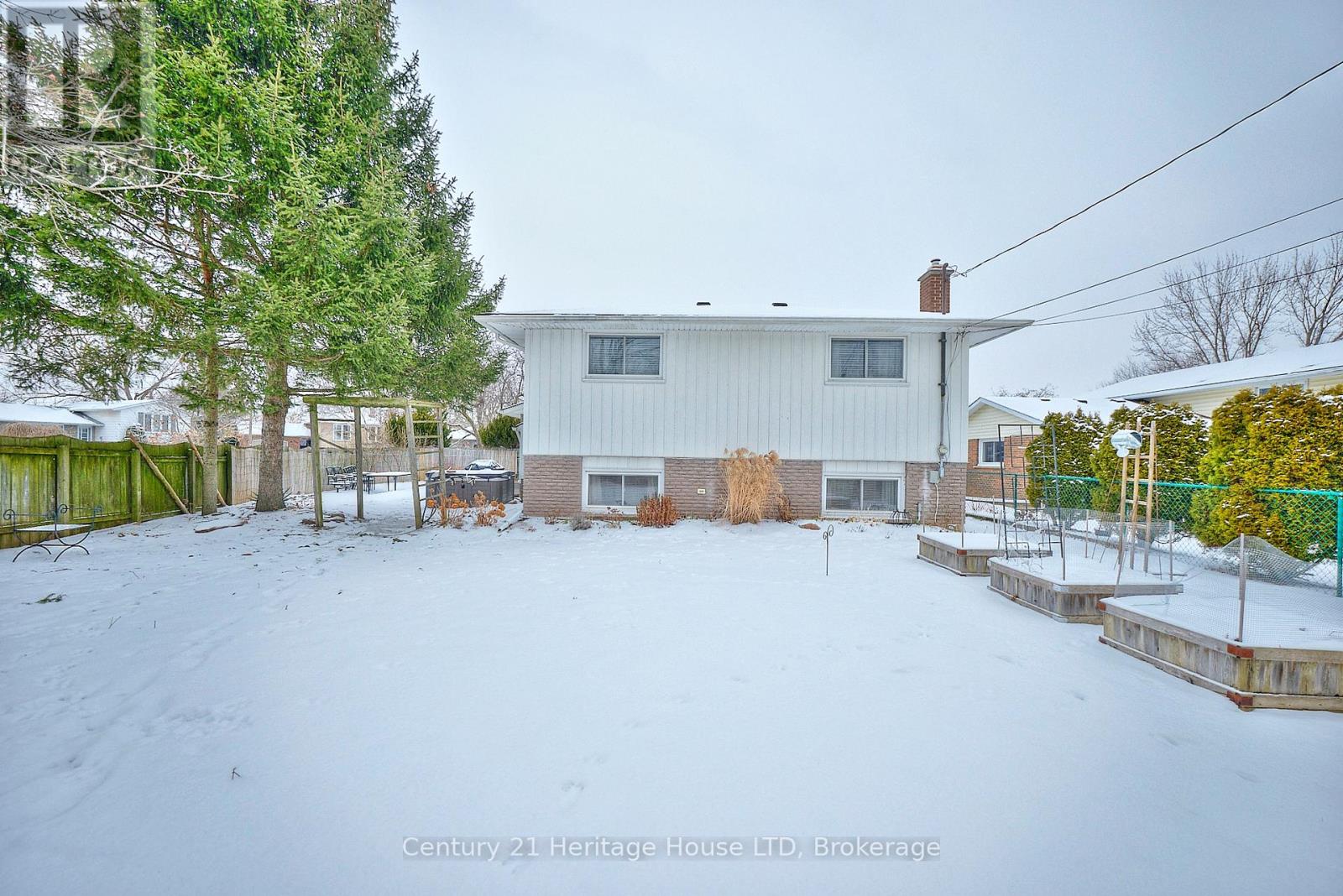 3112 Ussher Street, Niagara Falls, Ontario  L2G 6M2 - Photo 39 - X12666274