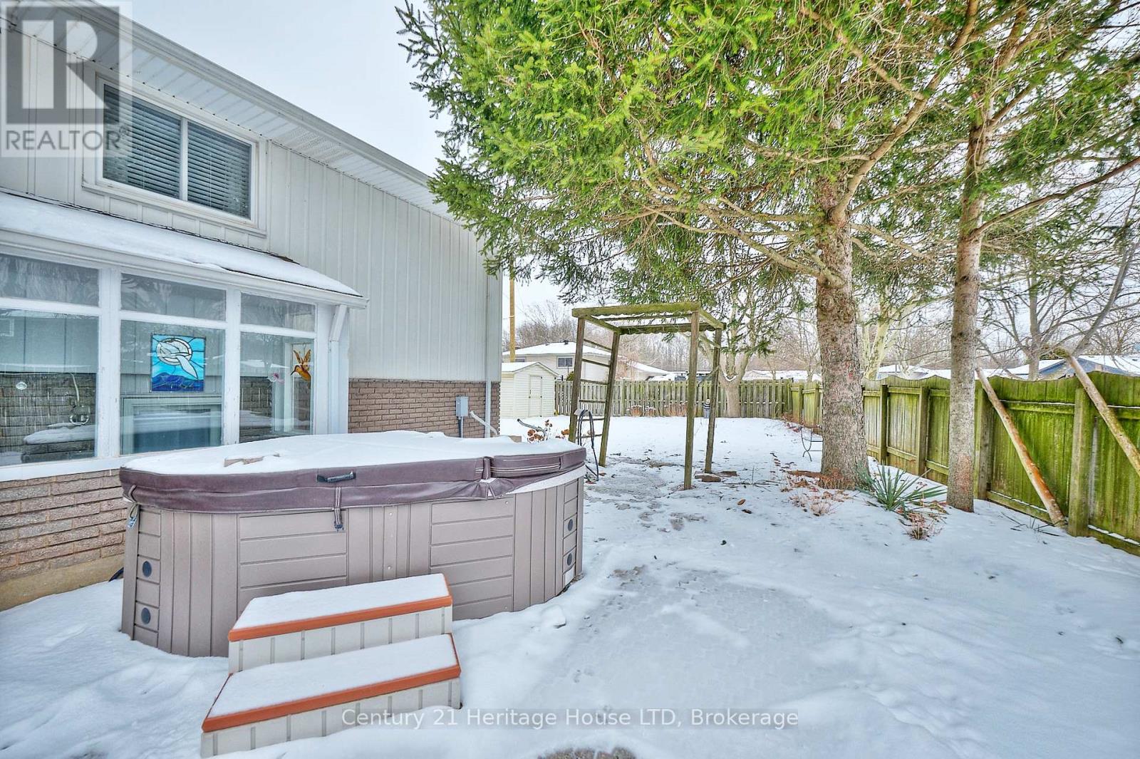 3112 Ussher Street, Niagara Falls, Ontario  L2G 6M2 - Photo 36 - X12666274