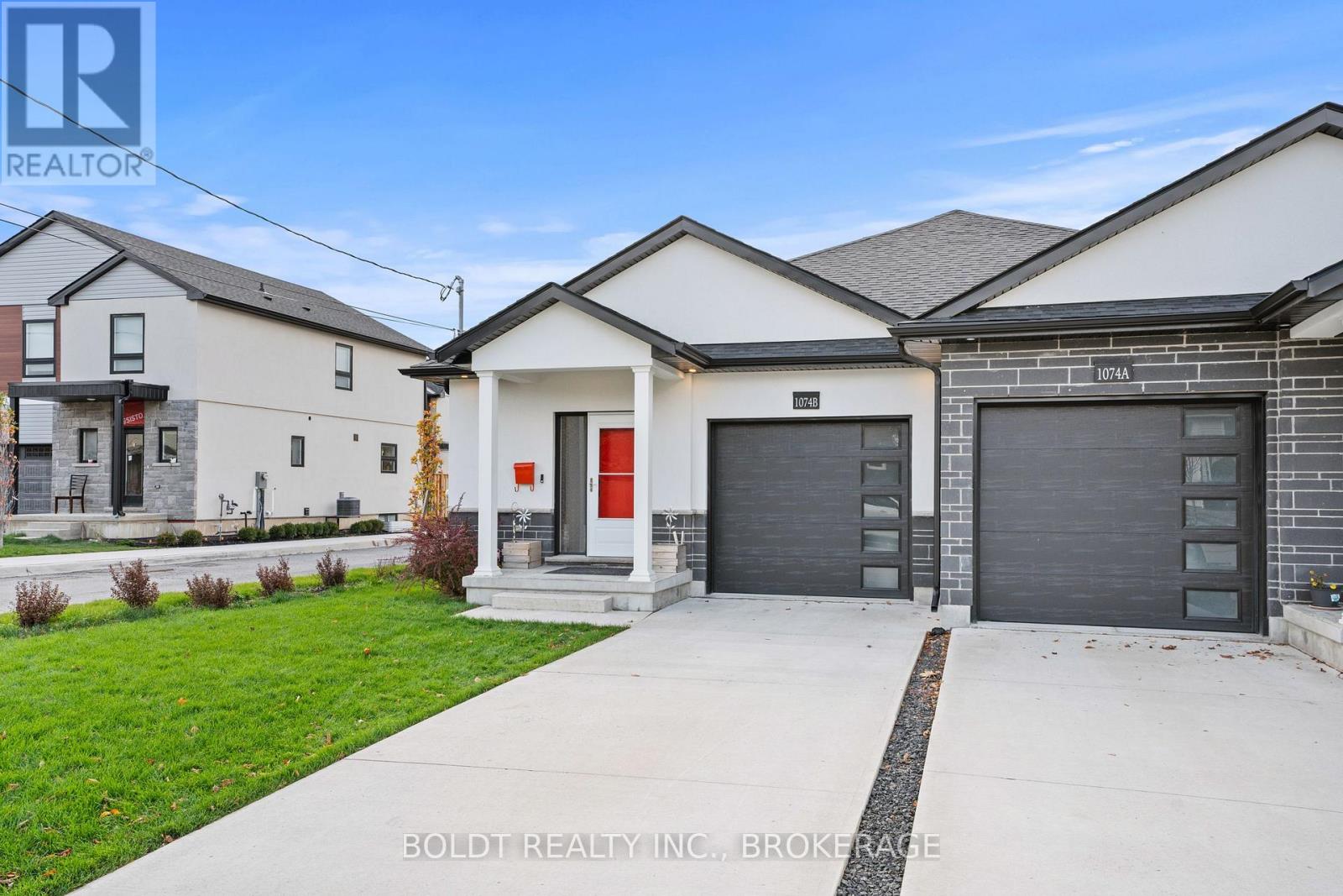 1074b Vansickle Road N, St. Catharines (Grapeview), Ontario  L2S 2X3 - Photo 3 - X12709346