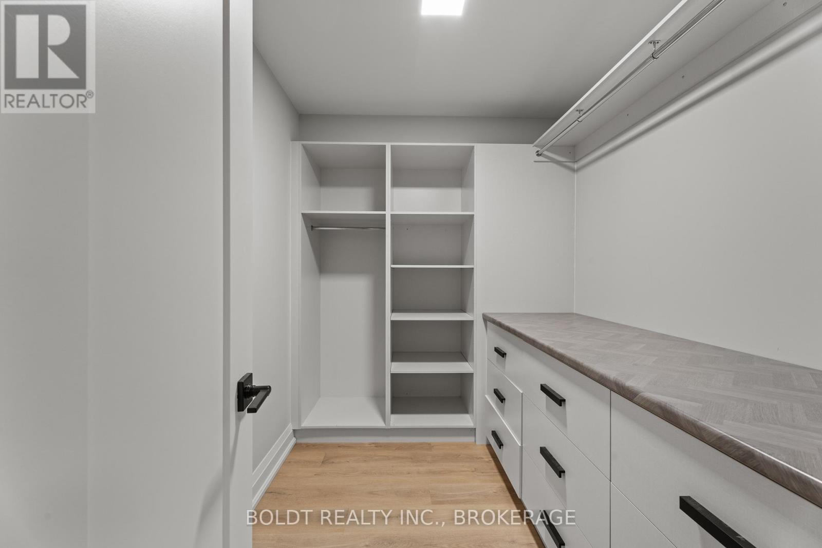 1074b Vansickle Road N, St. Catharines (Grapeview), Ontario  L2S 2X3 - Photo 30 - X12709346