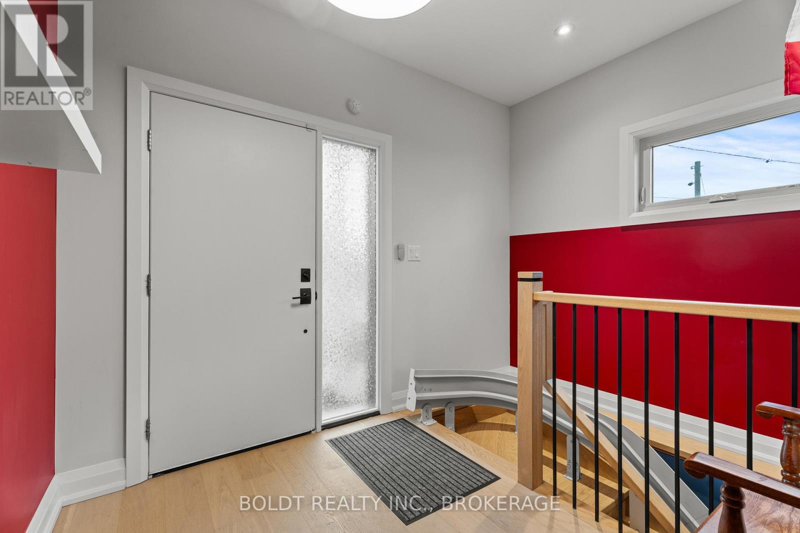 1074b Vansickle Road N, St. Catharines (Grapeview), Ontario  L2S 2X3 - Photo 4 - X12709346