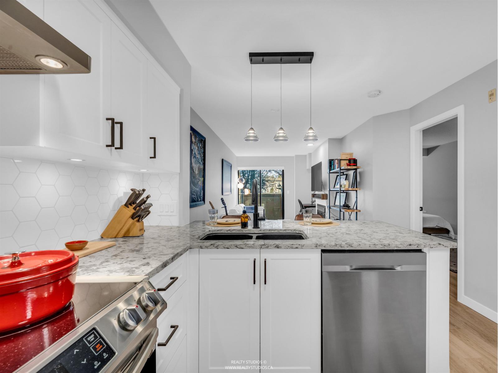 222 10866 City Parkway Way, Surrey, British Columbia V3T 5W9 - Photo 6 - R3078298