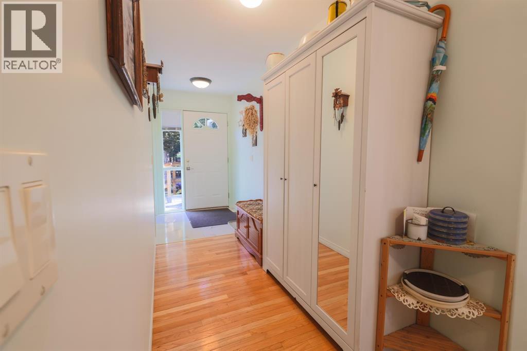 236, 5241 325a Township, Rural Mountain View County, Alberta  T0M 1X0 - Photo 9 - A2263938