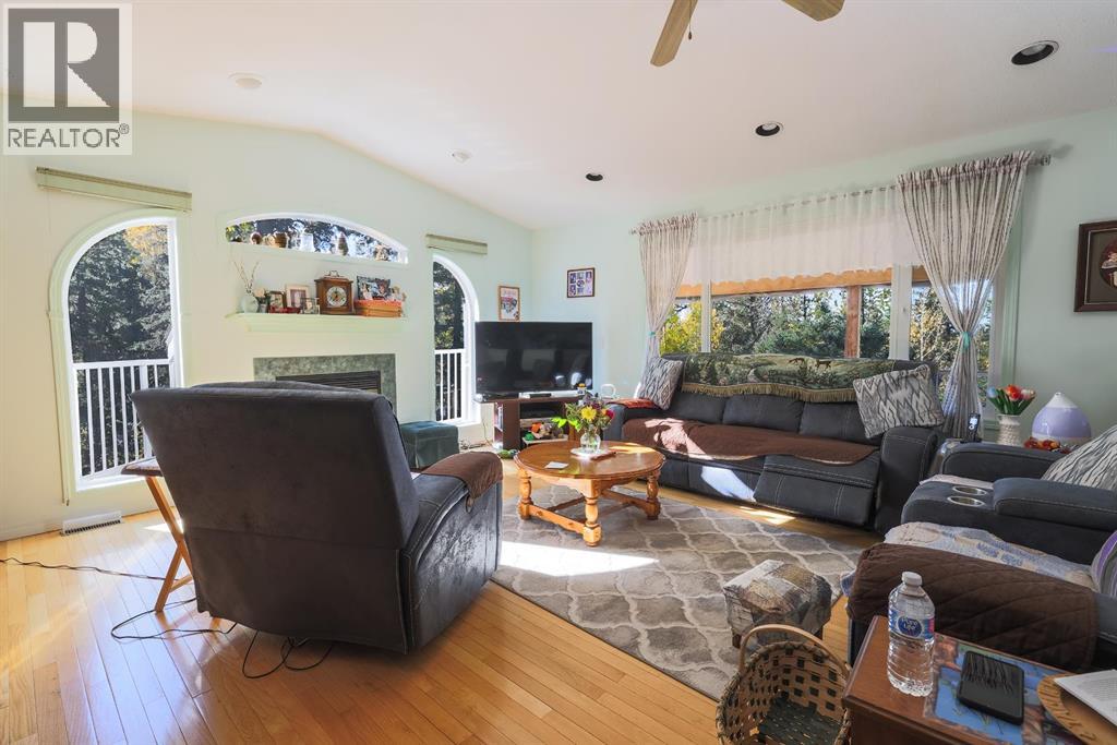 236, 5241 325a Township, Rural Mountain View County, Alberta  T0M 1X0 - Photo 7 - A2263938