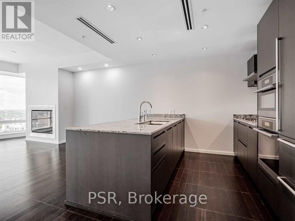 4604 - 180 University Avenue, Toronto (University), Ontario  M5H 0A2 - Photo 3 - C12709110