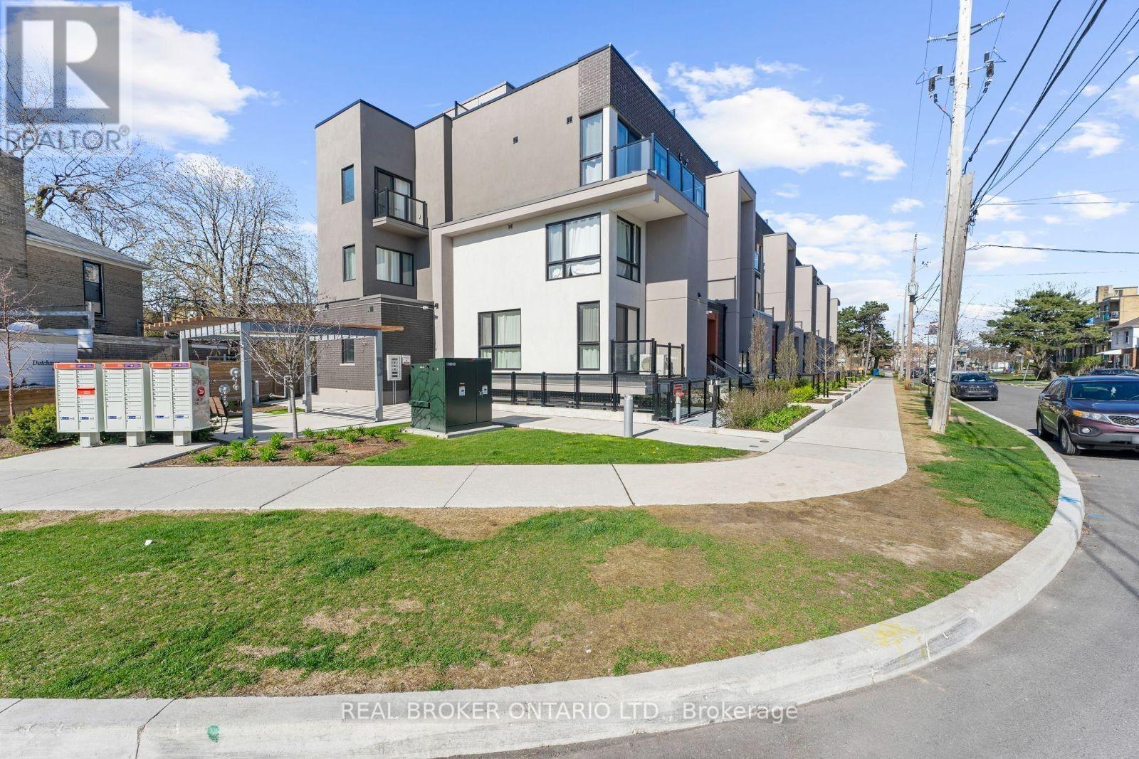 5 - 16 Marquette Avenue, Toronto, Ontario  M6A 0E1 - Photo 5 - C12709194