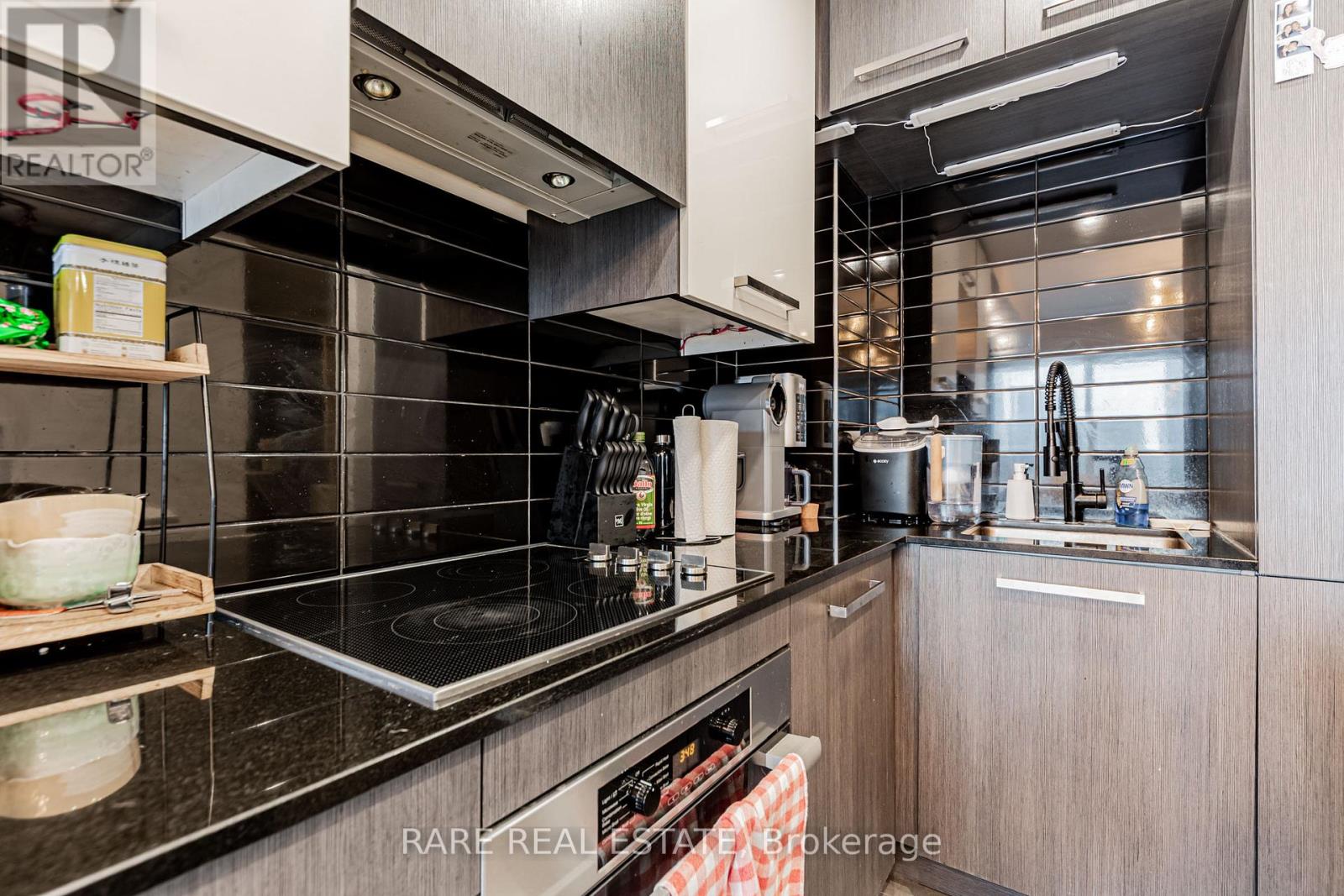 1504 - 8 The Esplanade, Toronto (Waterfront Communities), Ontario  M5E 0A6 - Photo 10 - C12709264