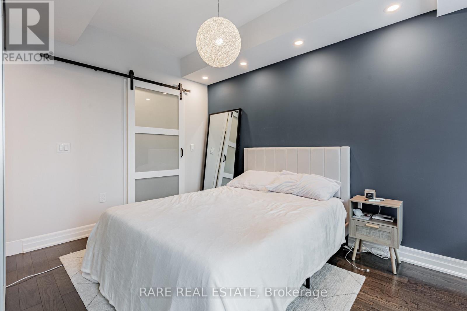 1504 - 8 The Esplanade, Toronto (Waterfront Communities), Ontario  M5E 0A6 - Photo 14 - C12709264