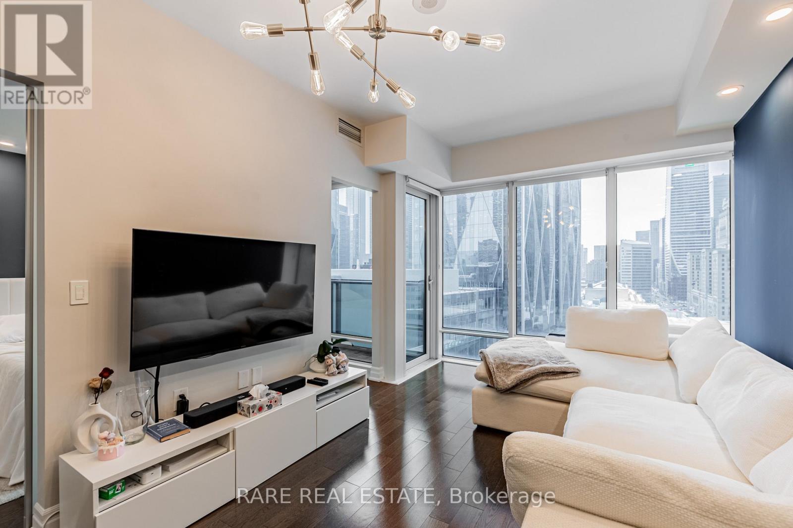 1504 - 8 The Esplanade, Toronto (Waterfront Communities), Ontario  M5E 0A6 - Photo 4 - C12709264