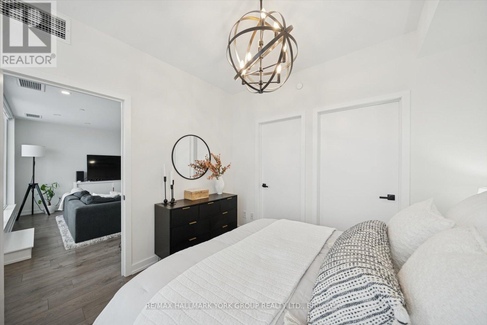 1607 - 297 College Street, Toronto, Ontario  M5T 0C2 - Photo 12 - C12709326