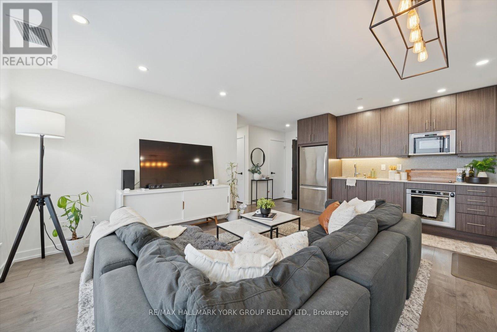 1607 - 297 College Street, Toronto, Ontario  M5T 0C2 - Photo 3 - C12709326