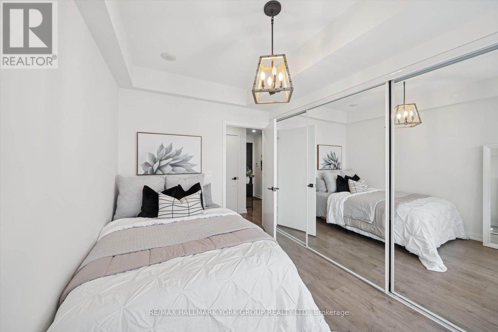 1607 - 297 College Street, Toronto, Ontario  M5T 0C2 - Photo 9 - C12709326