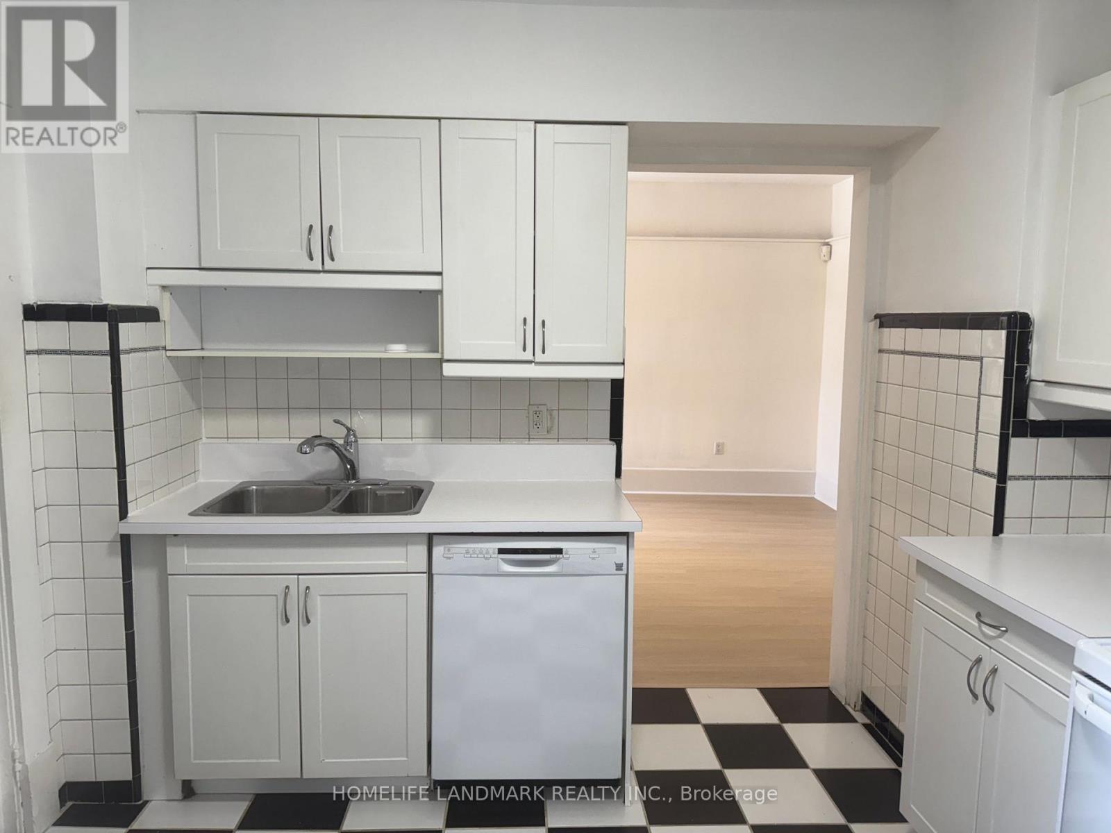 Main Floor Unit - 246 Euclid Avenue, Toronto, Ontario  M6J 2K2 - Photo 10 - C12709336