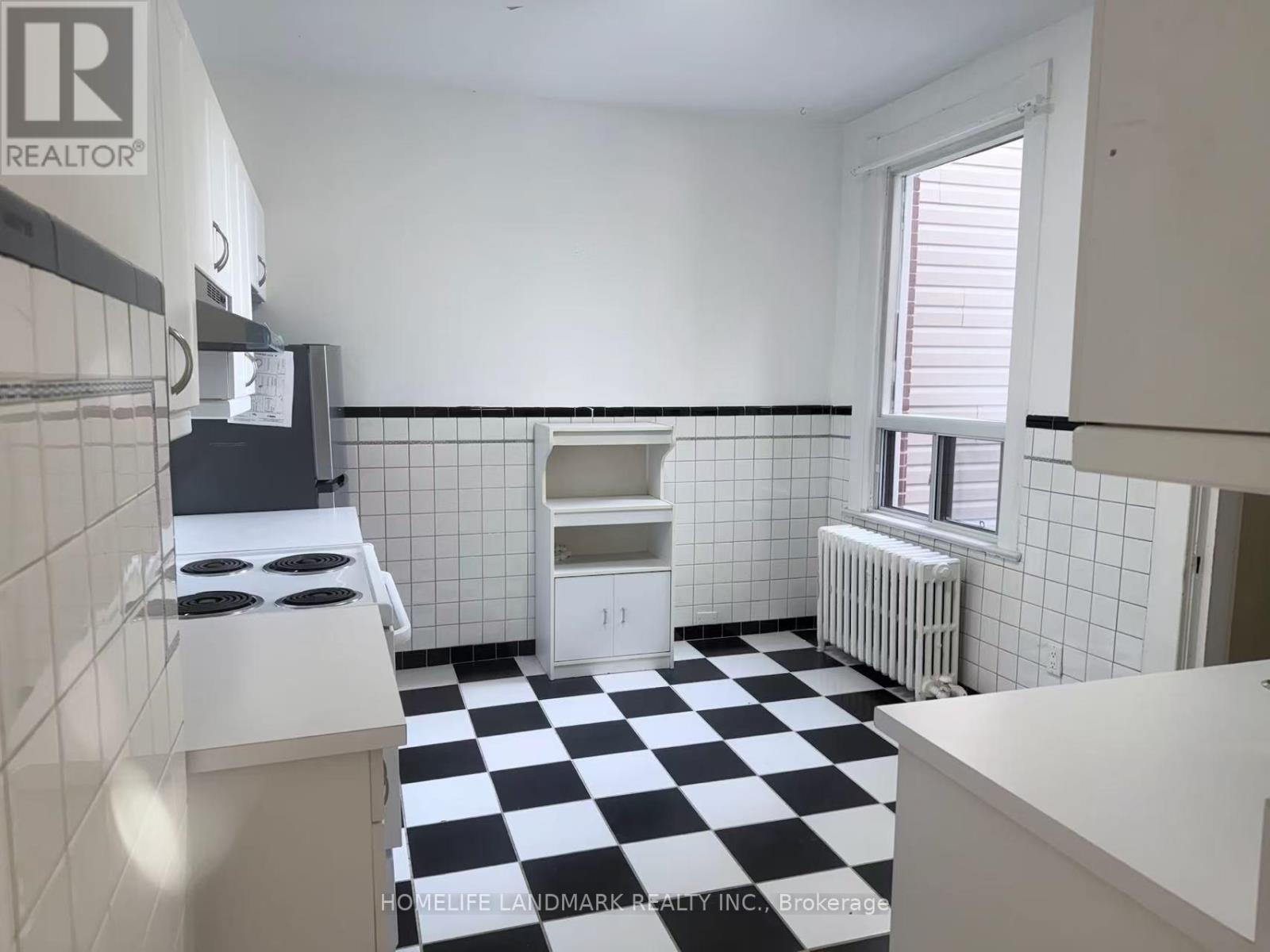 Main Floor Unit - 246 Euclid Avenue, Toronto, Ontario  M6J 2K2 - Photo 11 - C12709336