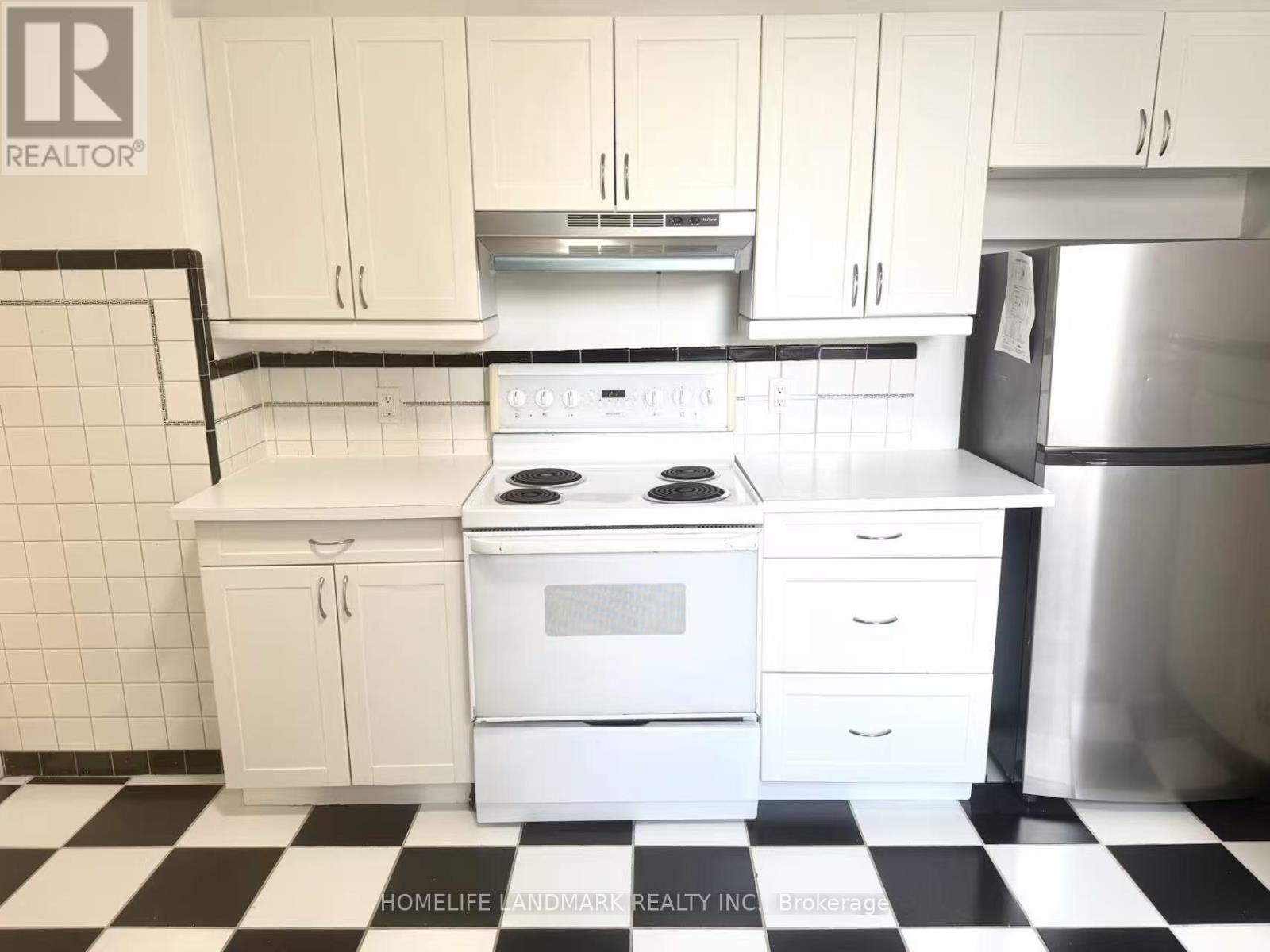 Main Floor Unit - 246 Euclid Avenue, Toronto, Ontario  M6J 2K2 - Photo 12 - C12709336