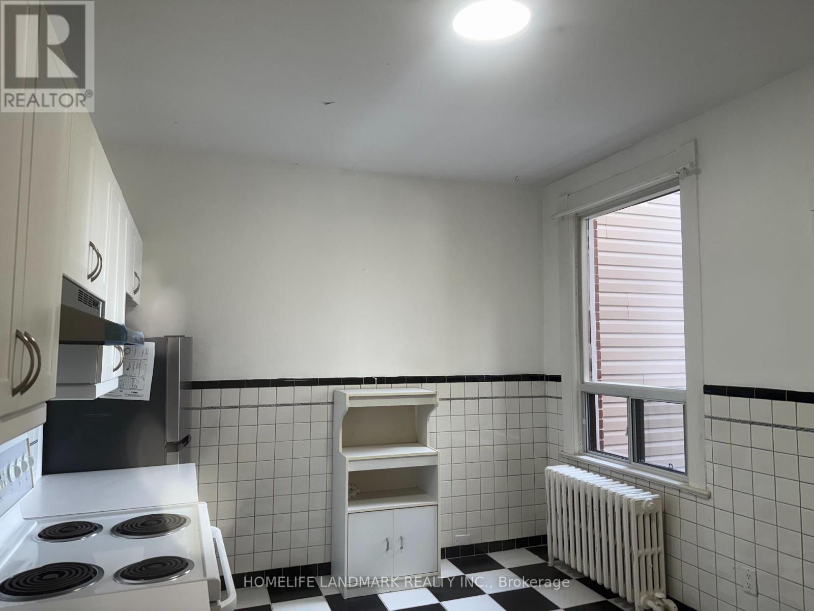 Main Floor Unit - 246 Euclid Avenue, Toronto, Ontario  M6J 2K2 - Photo 9 - C12709336