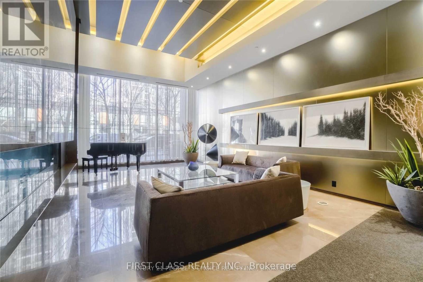 318 - 101 Charles Street E, Toronto, Ontario  M4Y 0A9 - Photo 3 - C12709338