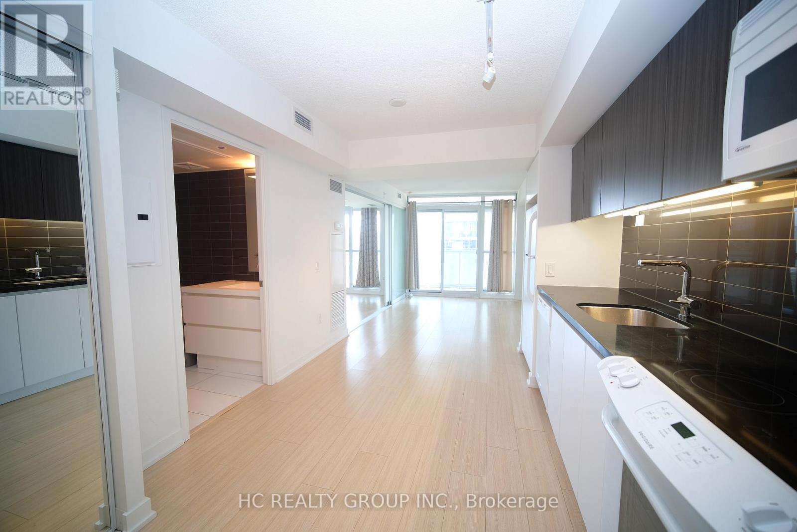 722 - 85 Queens Wharf Road, Toronto, Ontario  M5V 0J9 - Photo 2 - C12709340