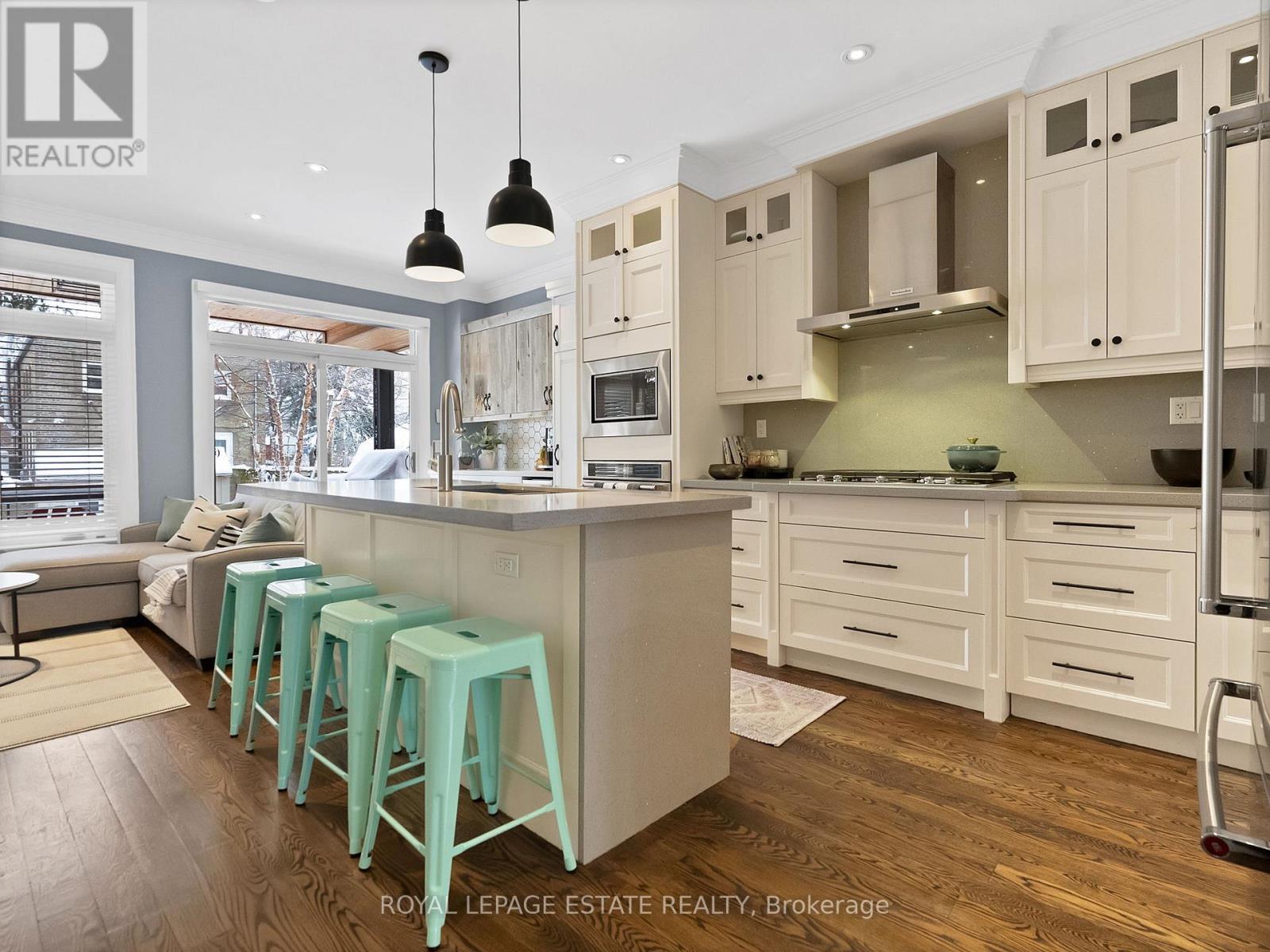 19 Red Deer Avenue, Toronto (Birchcliffe-Cliffside), Ontario  M1N 2Y9 - Photo 10 - E12709266