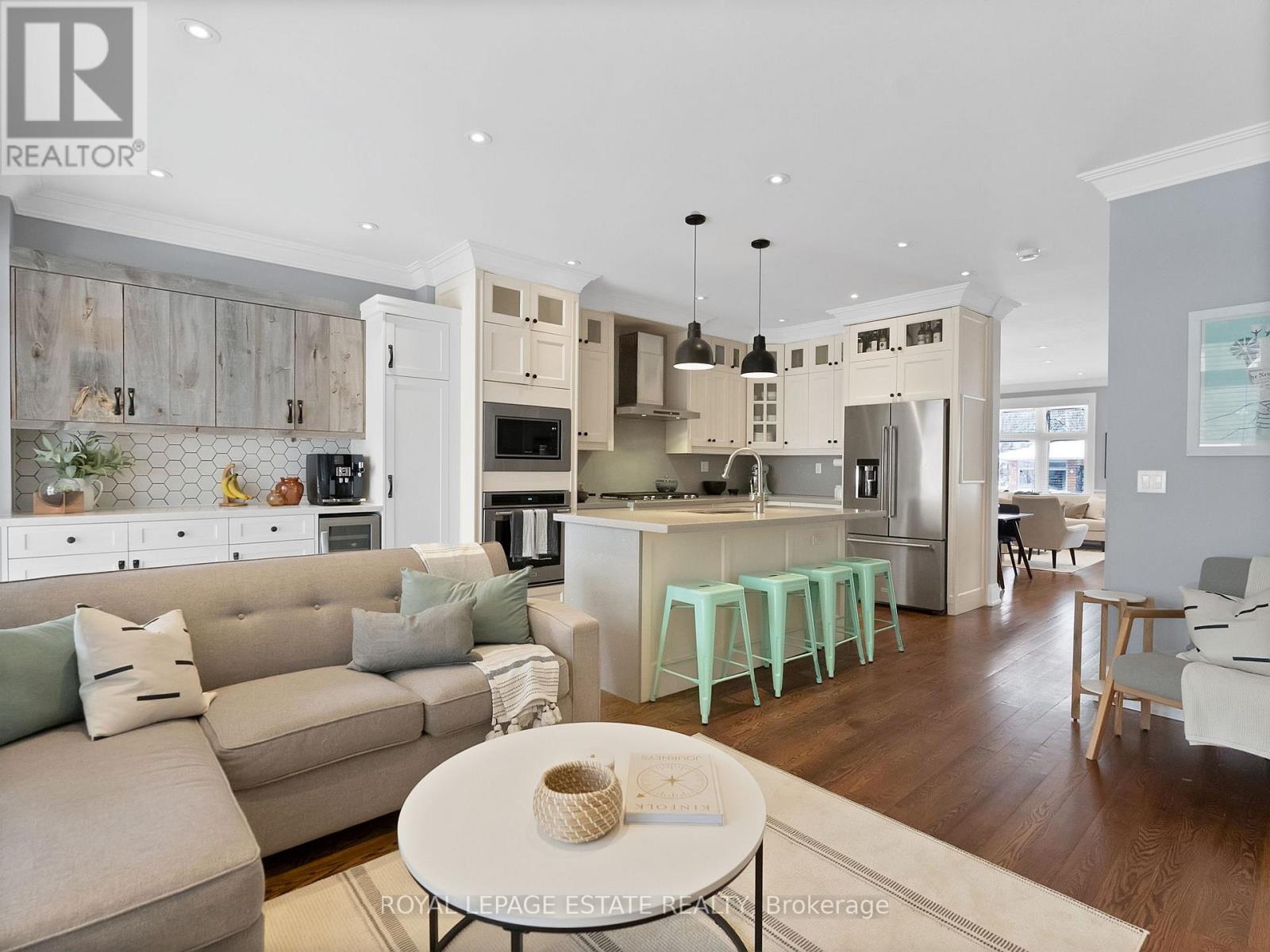 19 Red Deer Avenue, Toronto (Birchcliffe-Cliffside), Ontario  M1N 2Y9 - Photo 12 - E12709266