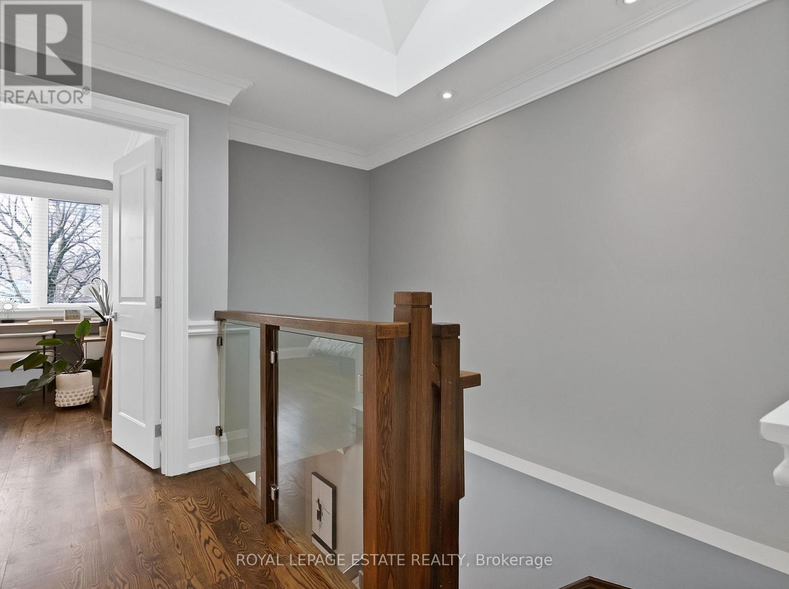 19 Red Deer Avenue, Toronto (Birchcliffe-Cliffside), Ontario  M1N 2Y9 - Photo 19 - E12709266