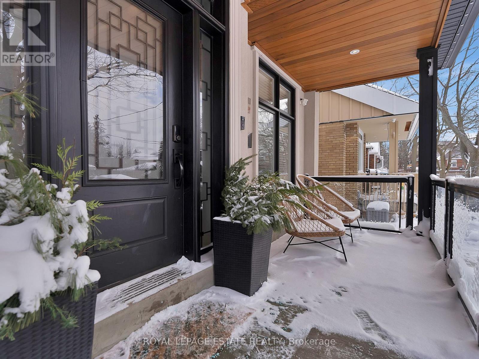 19 Red Deer Avenue, Toronto (Birchcliffe-Cliffside), Ontario  M1N 2Y9 - Photo 3 - E12709266