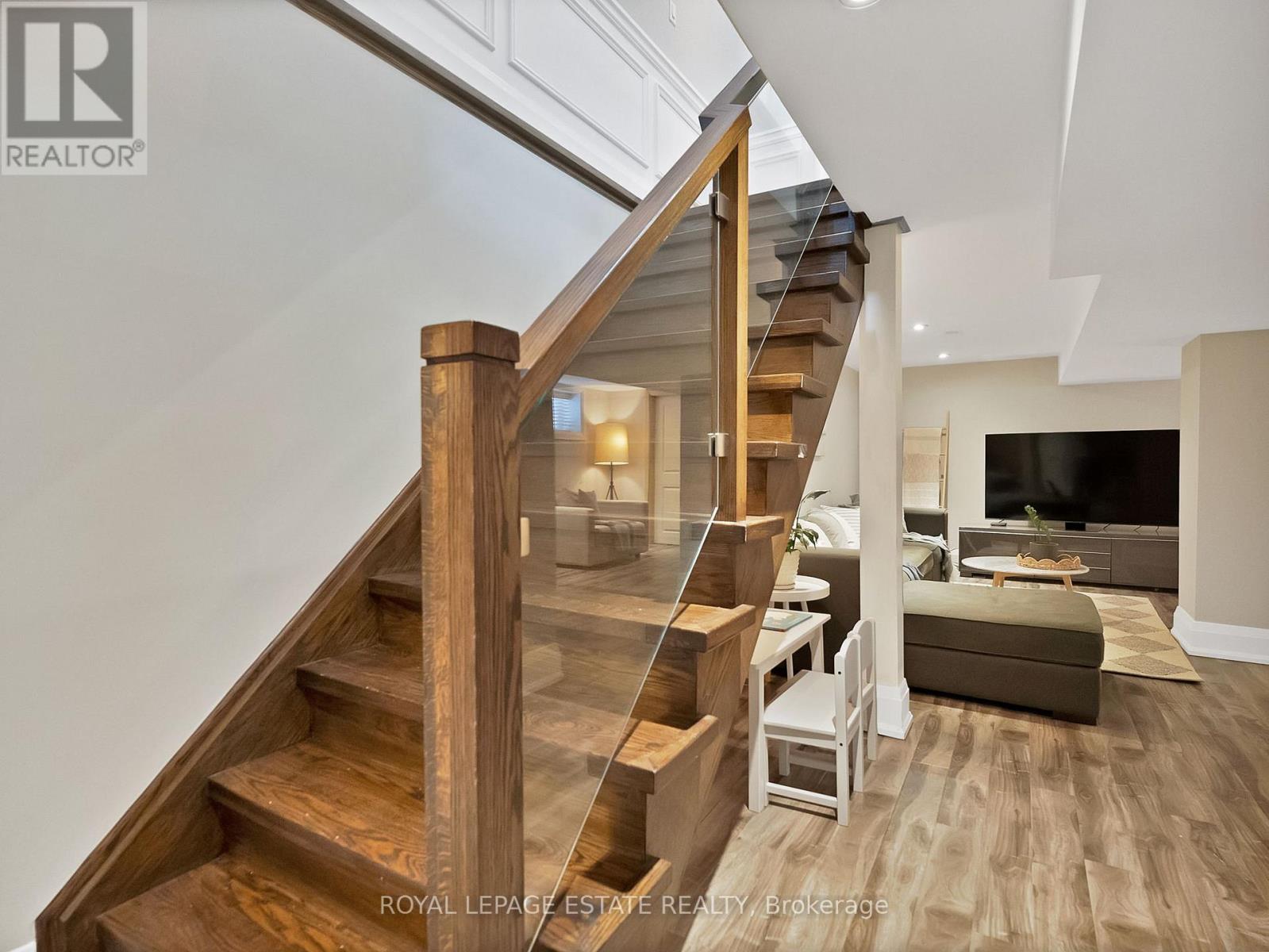 19 Red Deer Avenue, Toronto (Birchcliffe-Cliffside), Ontario  M1N 2Y9 - Photo 37 - E12709266