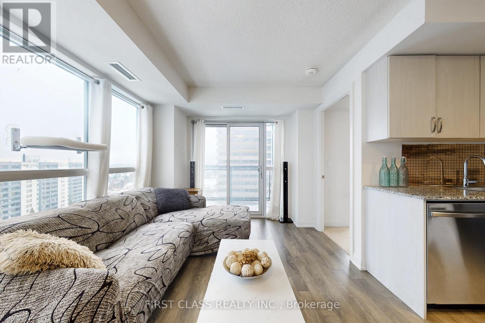 20 Meadowglen Place, Toronto, Ontario  M1G 0A9 - Photo 8 - E12709350