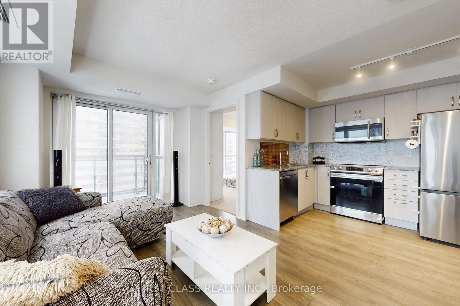 20 Meadowglen Place, Toronto, Ontario  M1G 0A9 - Photo 9 - E12709350