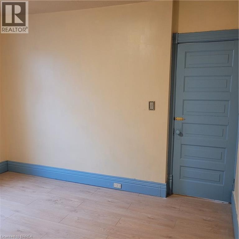 72 Victoria Street, Brantford, Ontario  N3S 3K4 - Photo 17 - 40799388