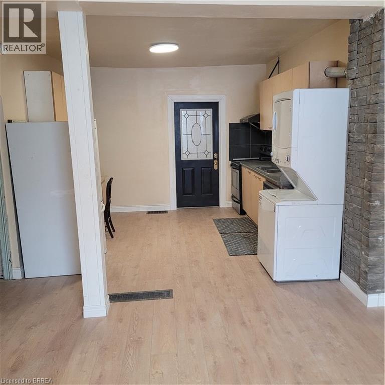 72 Victoria Street, Brantford, Ontario  N3S 3K4 - Photo 3 - 40799388