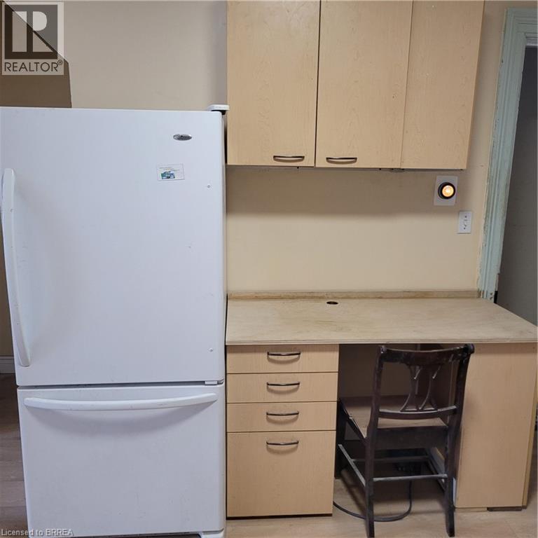 72 Victoria Street, Brantford, Ontario  N3S 3K4 - Photo 7 - 40799388