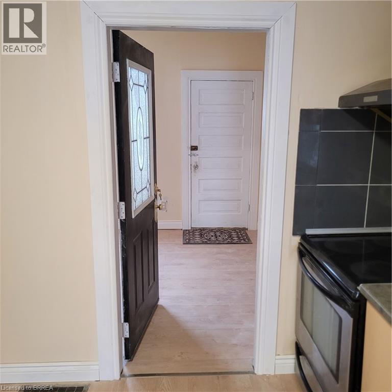 72 Victoria Street, Brantford, Ontario  N3S 3K4 - Photo 9 - 40799388