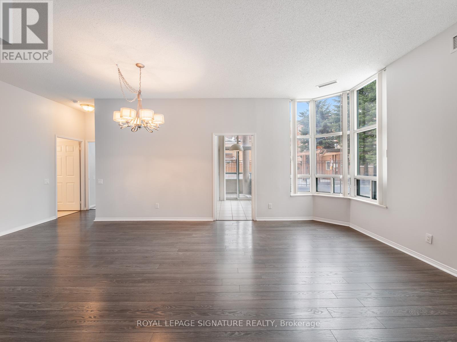 102 - 5 Emerald Lane, Vaughan (Crestwood-Springfarm-Yorkhill), Ontario  L4J 8P7 - Photo 2 - N12709138