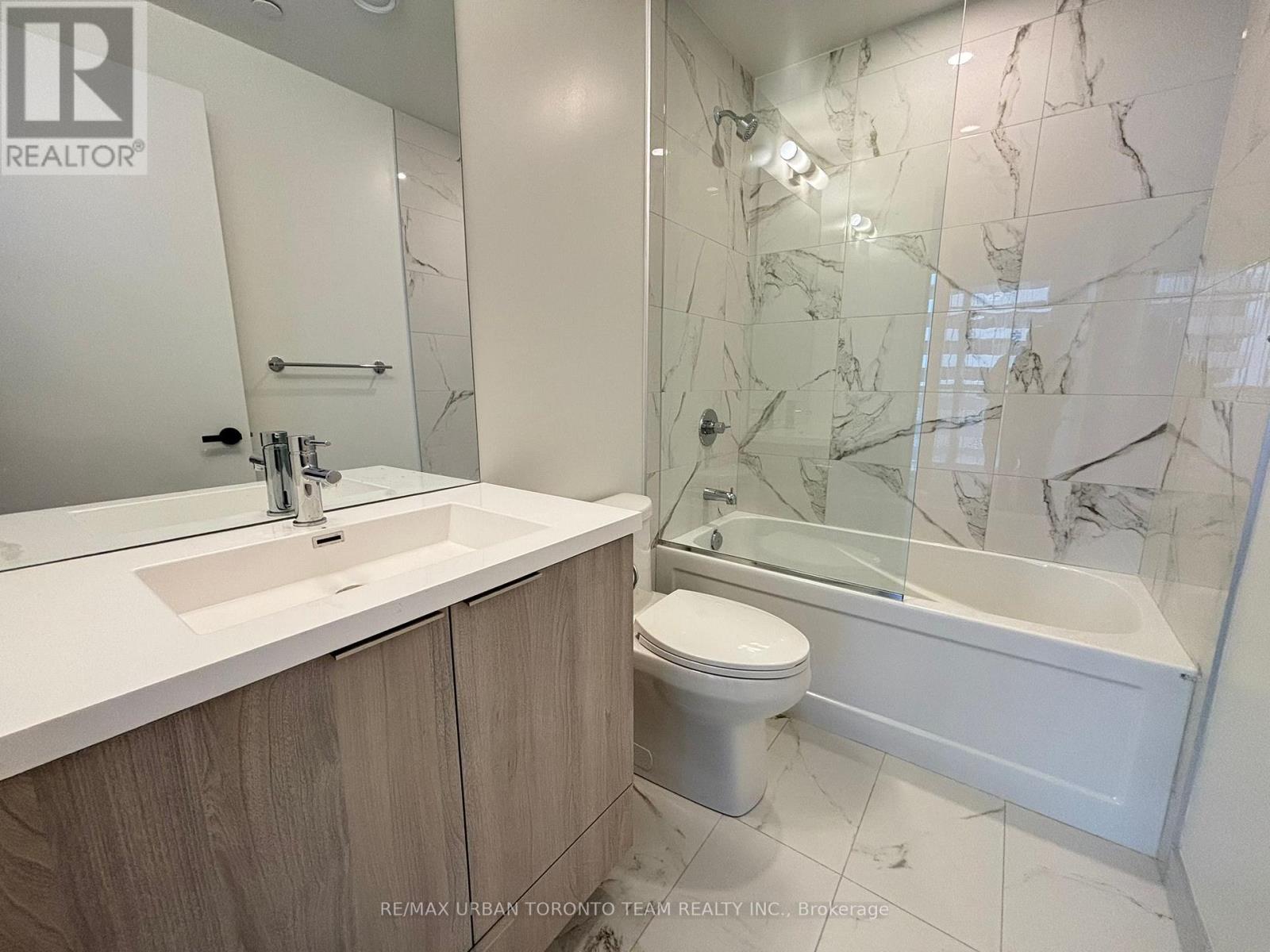 2001 - 8 Interchange Way, Vaughan (Vaughan Corporate Centre), Ontario  L4K 5Z7 - Photo 9 - N12709206