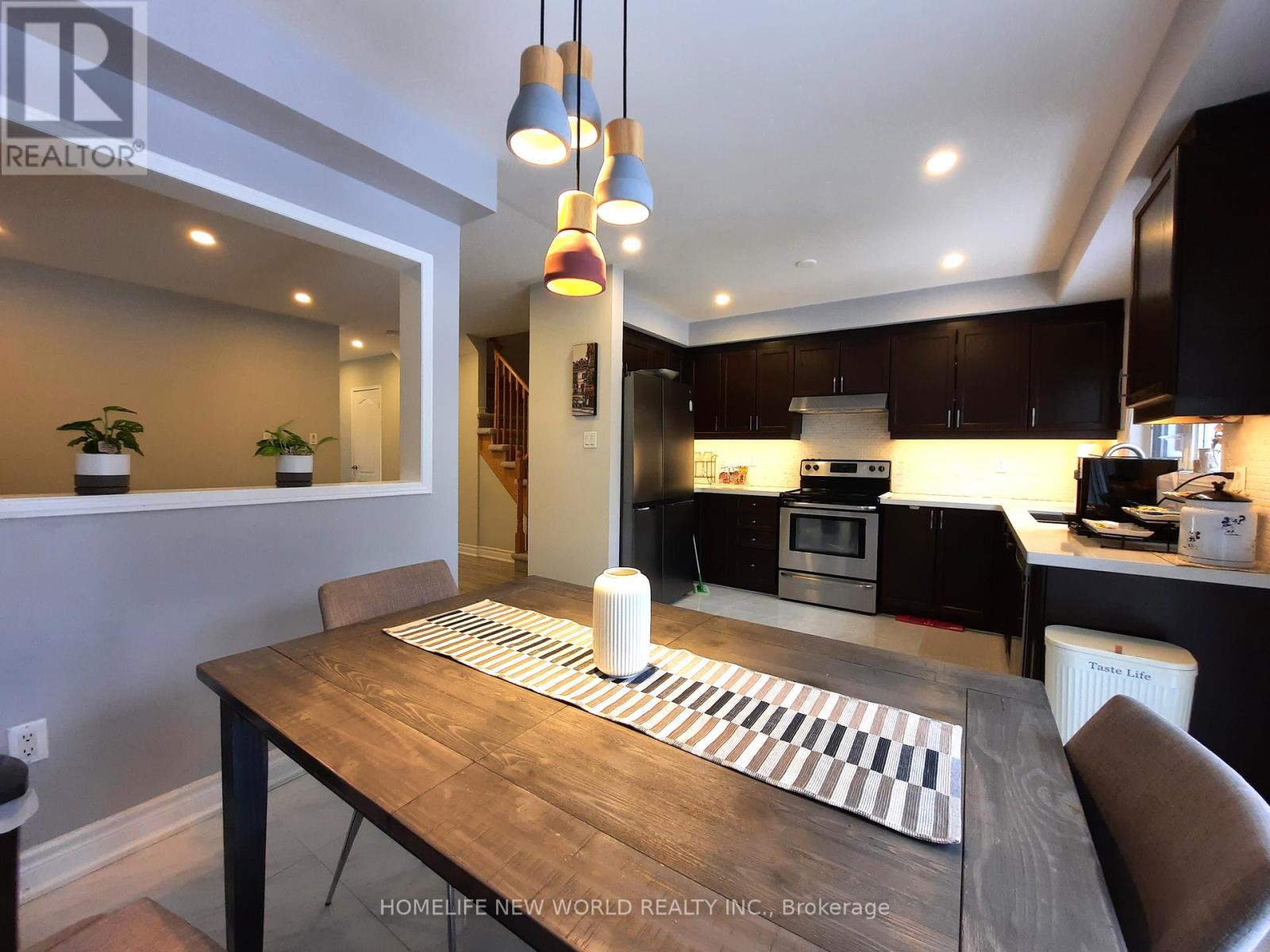 43 All Points Drive, Whitchurch-Stouffville (Stouffville), Ontario  L4A 0W5 - Photo 7 - N12709210